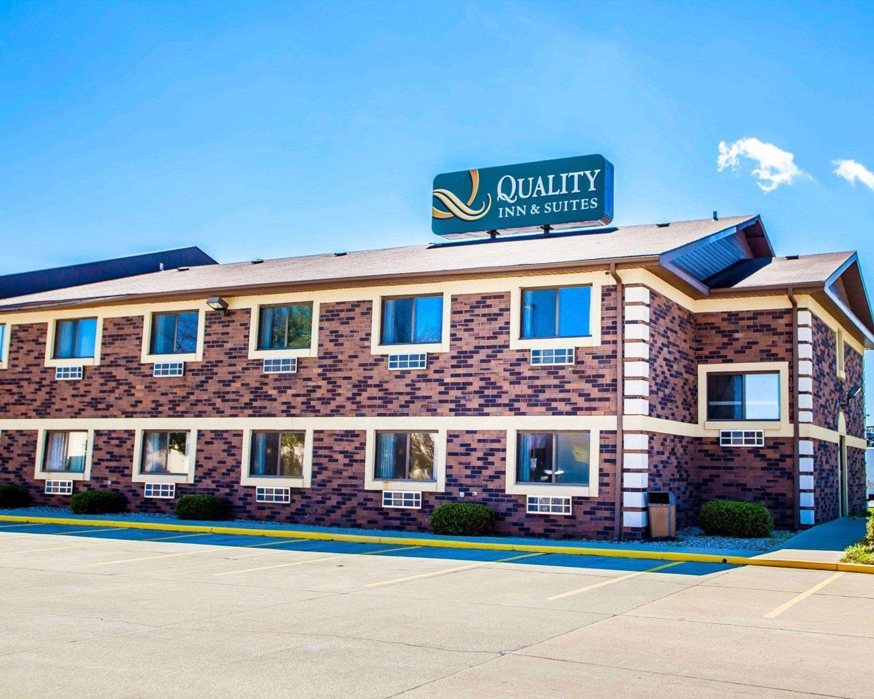 Quality Inn & Suites Champaign Exterior photo